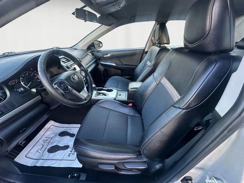 Used 2014 Toyota Camry SE image 9