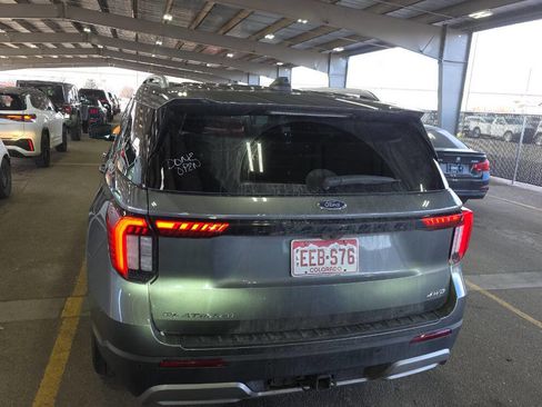 Used 2025 Ford Explorer Platinum w/ LUX Leather Package image 3