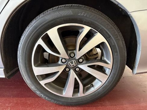 Used 2024 Honda Odyssey Touring image 30
