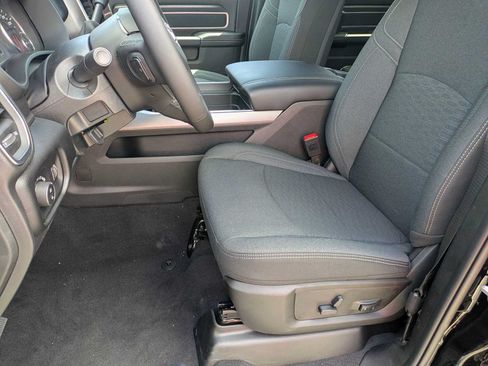 New 2026 RAM 2500 Big Horn AWD/4WD image 13