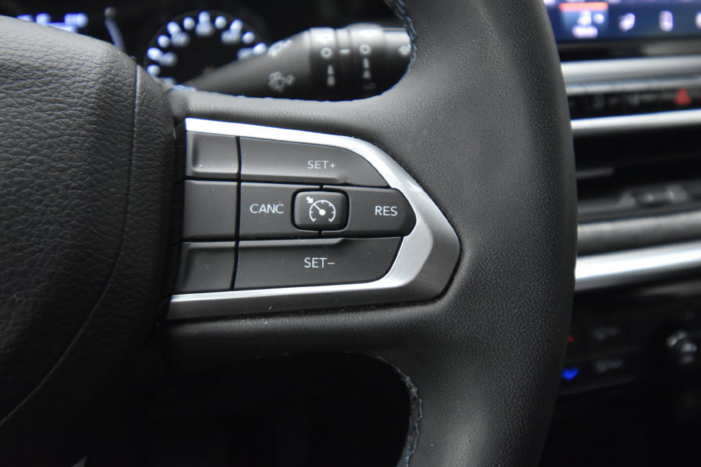 Used 2022 Jeep Compass Latitude FWD image 28