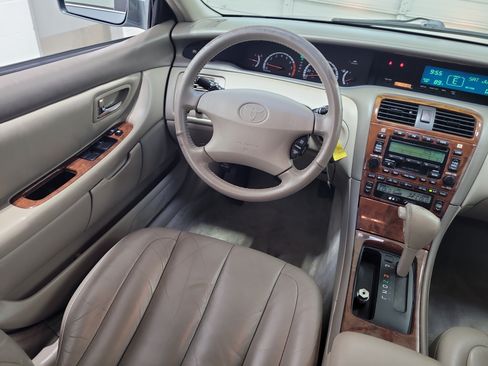 Used 2000 Toyota Avalon XLS FWD image 14