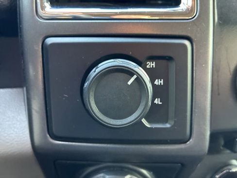 Used 2016 Ford F150 XLT w/ Trailer Tow Package image 32