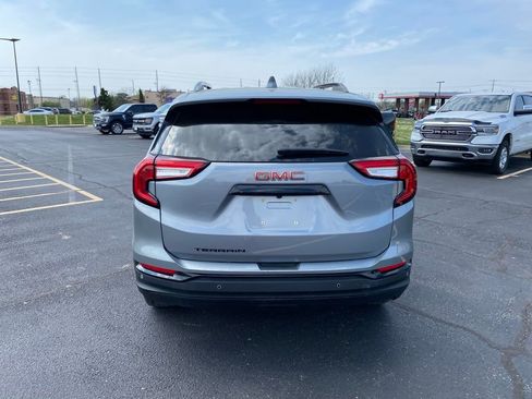 Used 2023 GMC Terrain SLE w/ Driver Convenience Package image 7