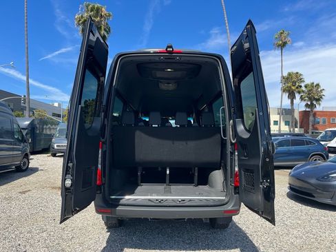 Used 2025 Mercedes-Benz Sprinter 2500 image 8