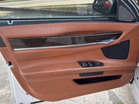 Used 2015 BMW 750Li RWD image 11
