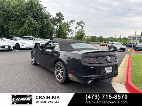 Used 2013 Ford Mustang Convertible RWD image 4
