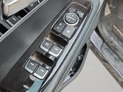 Used 2017 Kia Sorento LX w/ LX Convenience Package image 15