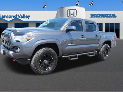 Used 2021 Toyota Tacoma SR5 RWD image 3