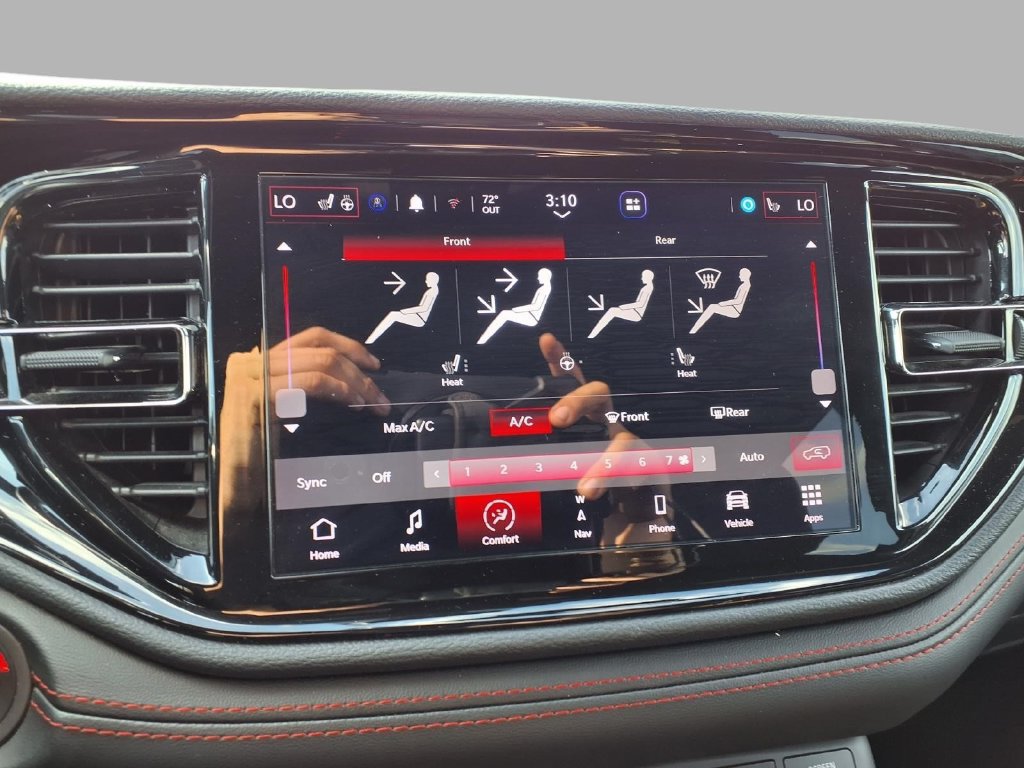Used 2025 Dodge Durango GT AWD/4WD image 7
