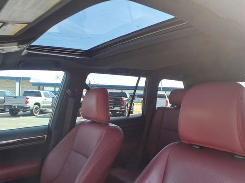Used 2021 Lexus GX 460 Luxury w/ Accessory Package AWD/4WD image 24