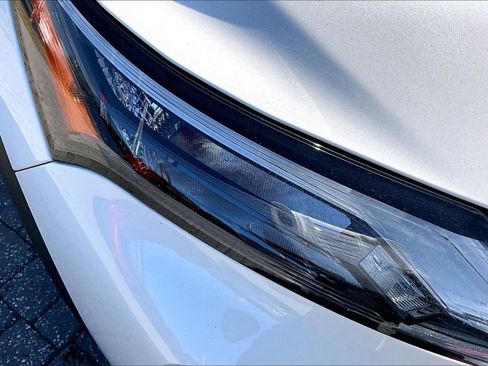 Used 2023 Nissan Rogue SV image 30