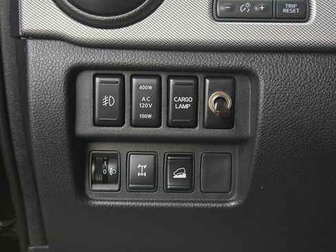 Used 2016 Nissan Titan PRO-4X w/ Pro-4x Convenience Package AWD/4WD image 35