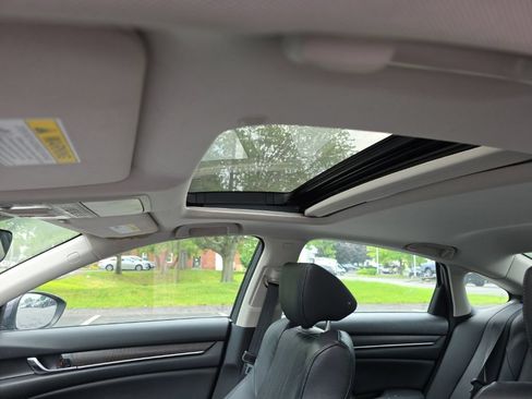 Used 2018 Honda Accord EX-L image 23