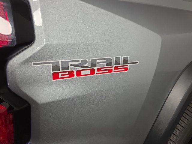 Used 2023 Chevrolet Colorado Trail Boss w/ LPO, Dark Essentials Package AWD/4WD image 12