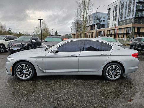 Used 2019 BMW 530e xDrive w/ Premium Package image 8