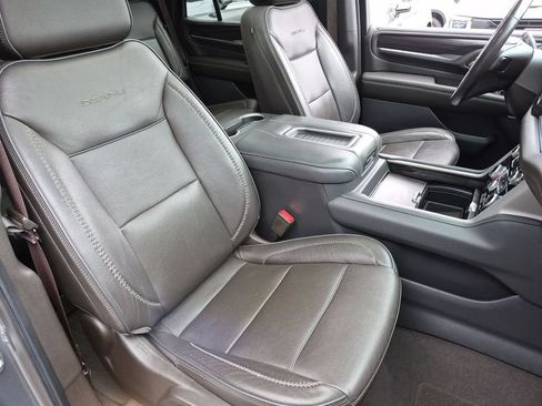 Used 2021 GMC Yukon Denali w/ Denali Premium Package AWD/4WD image 21