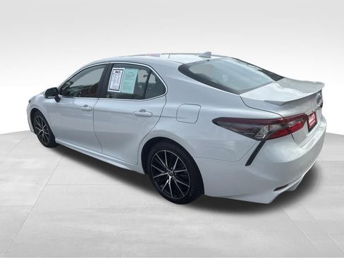 Used 2023 Toyota Camry SE image 13