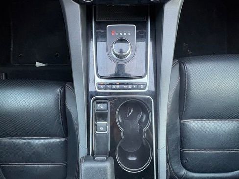 Used 2017 Jaguar F-PACE Prestige image 24