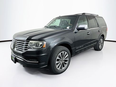Used 2015 Lincoln Navigator 4WD image 3