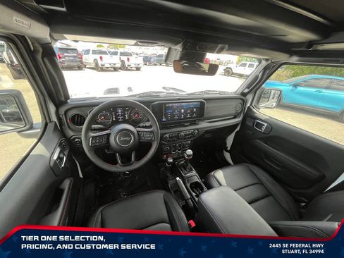 Used 2024 Jeep Wrangler Unlimited Rubicon AWD/4WD image 26
