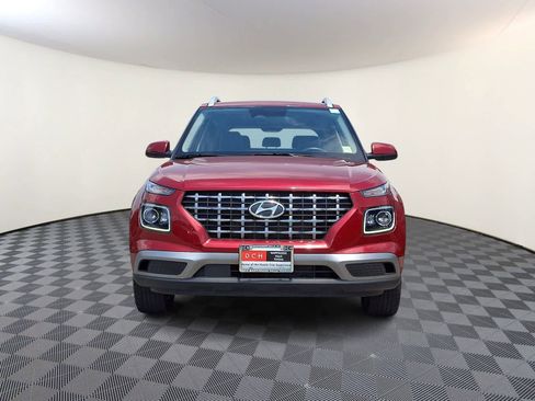 Used 2025 Hyundai Venue Limited FWD image 3