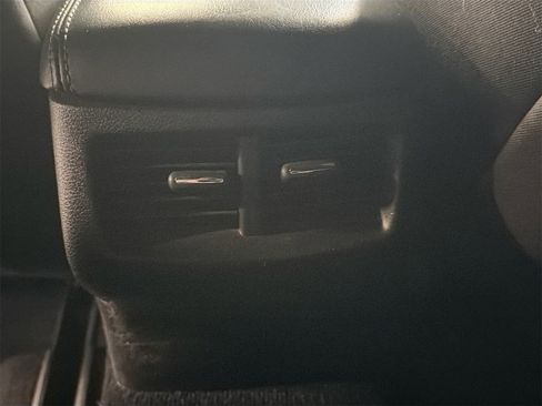 Used 2022 Dodge Challenger SXT image 23