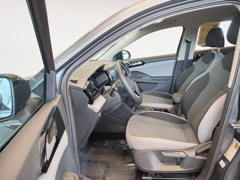 Used 2024 Volkswagen Taos S w/ MDO Package image 24