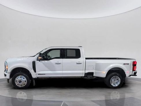 Used 2026 Ford F450 Platinum w/ Camper Package image 6
