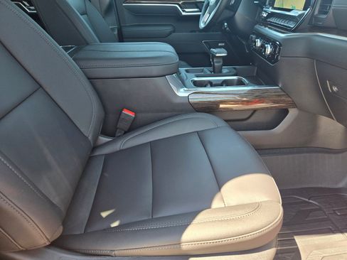 New 2026 GMC Sierra 1500 Elevation w/ Elevation Premium Package AWD/4WD image 11