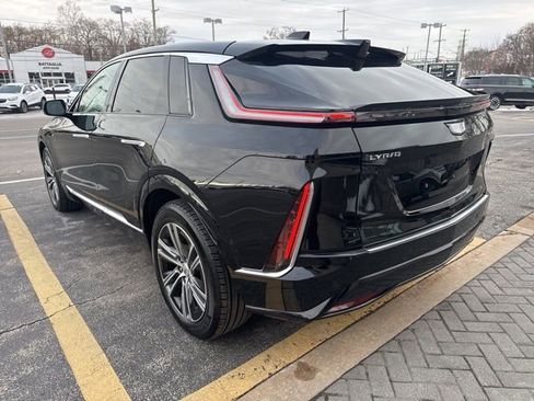 Used 2025 Cadillac Lyriq Luxury image 8