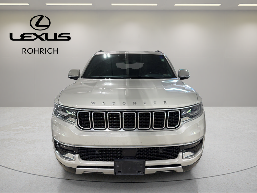Used 2022 Jeep Wagoneer Series II w/ Premium Group I AWD/4WD image 2