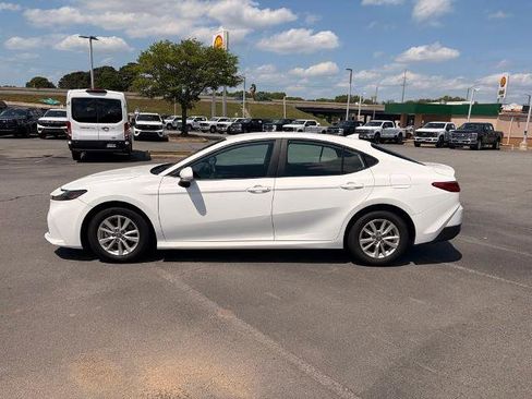 Used 2025 Toyota Camry LE FWD image 4