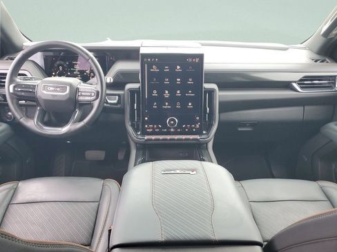 Used 2025 GMC Yukon AT4 w/ AT4 Premium Package AWD/4WD image 11
