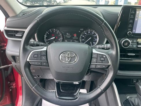 Used 2020 Toyota Highlander XLE w/ Protection Package #3 AWD/4WD image 25