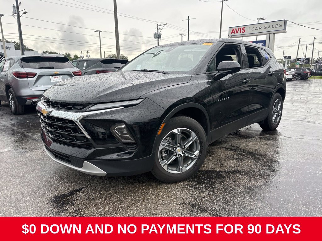 Used 2025 Chevrolet Blazer LT FWD image 1