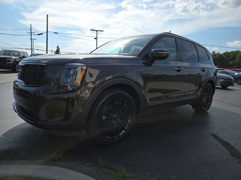 Used 2021 Kia Telluride EX w/ EX Premium Package AWD/4WD image 3