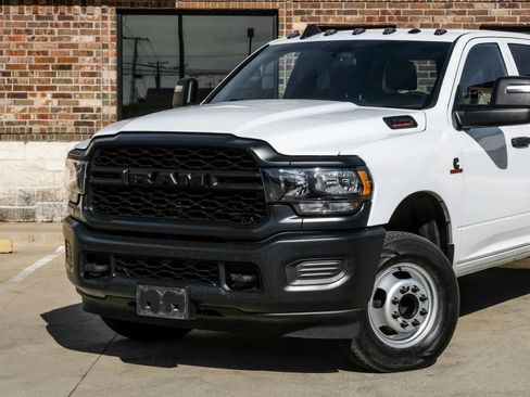 Used 2023 RAM 3500 Tradesman AWD/4WD image 15