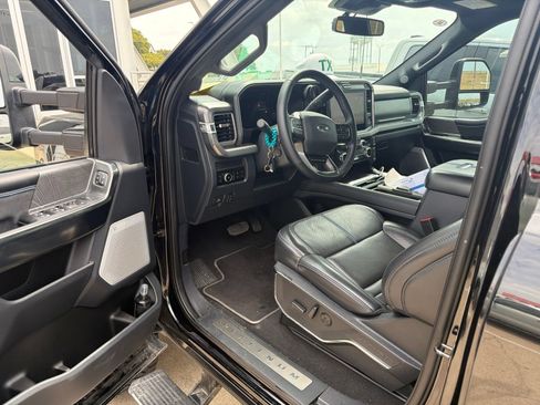 Used 2025 Ford F250 Platinum AWD/4WD image 8