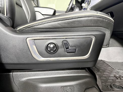 Used 2020 RAM 1500 Limited w/ Black Appearance Package AWD/4WD image 57