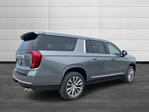 Used 2021 GMC Yukon XL Denali w/ Denali Premium Package AWD/4WD image 3