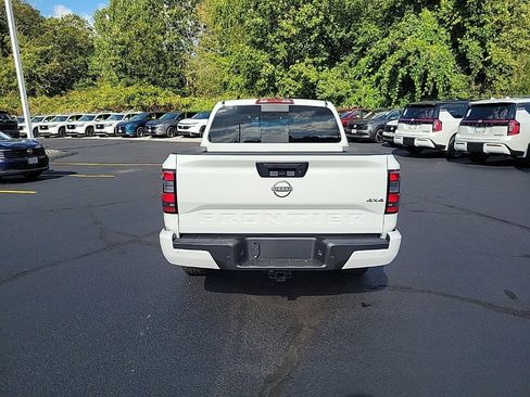 Certified 2025 Nissan Frontier SV w/ SV Convenience Package image 4