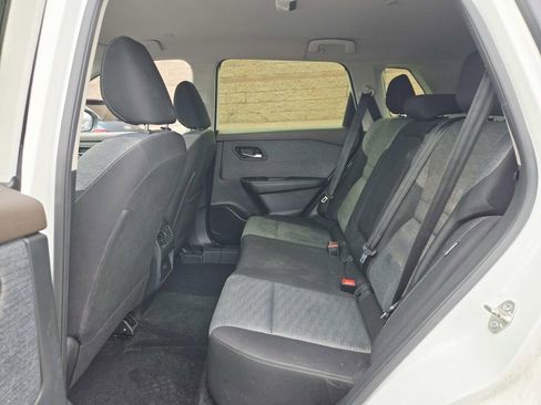 Used 2023 Nissan Rogue SV AWD/4WD image 12