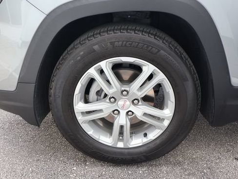 Used 2023 GMC Terrain SLE w/ Driver Convenience Package FWD image 9