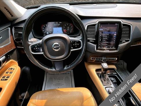 Used 2016 Volvo XC90 T6 Momentum w/ Momentum Plus Package AWD/4WD image 5