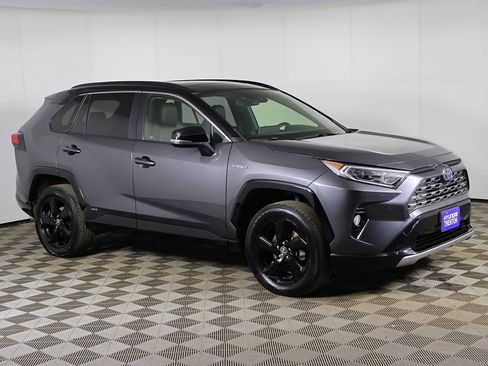 Used 2020 Toyota RAV4 XSE image 2