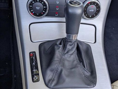 Used 2013 Mercedes-Benz SLK 250 image 8