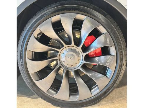 Used 2022 Tesla Model Y Performance image 12