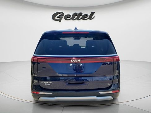 Used 2024 Kia Carnival LX FWD image 4