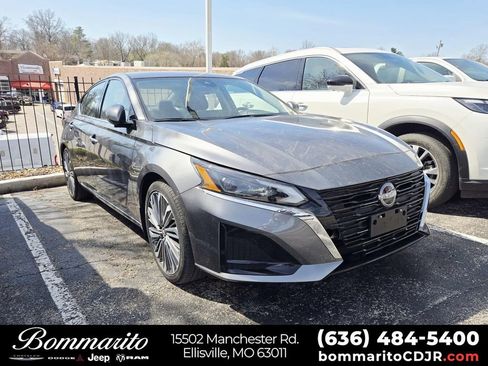 Used 2023 Nissan Altima 2.5 SL image 1